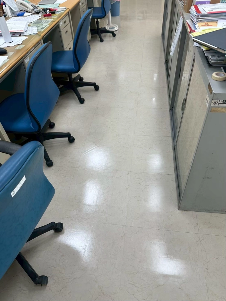 塑膠地板清洗打蠟｜辦公室定期清潔