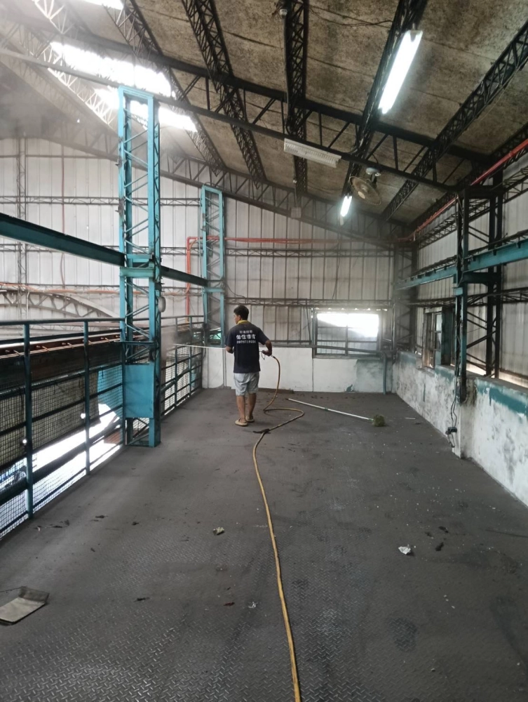 廠房蜘蛛網油垢清潔