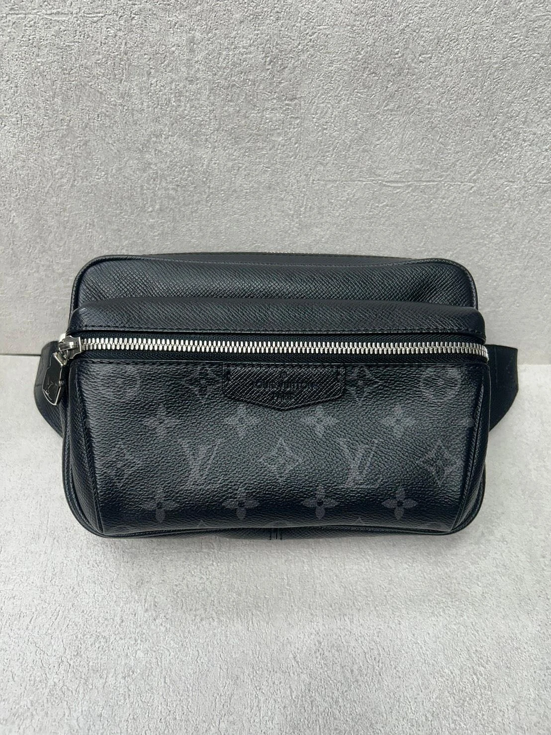 LV Outdoor 郵差包