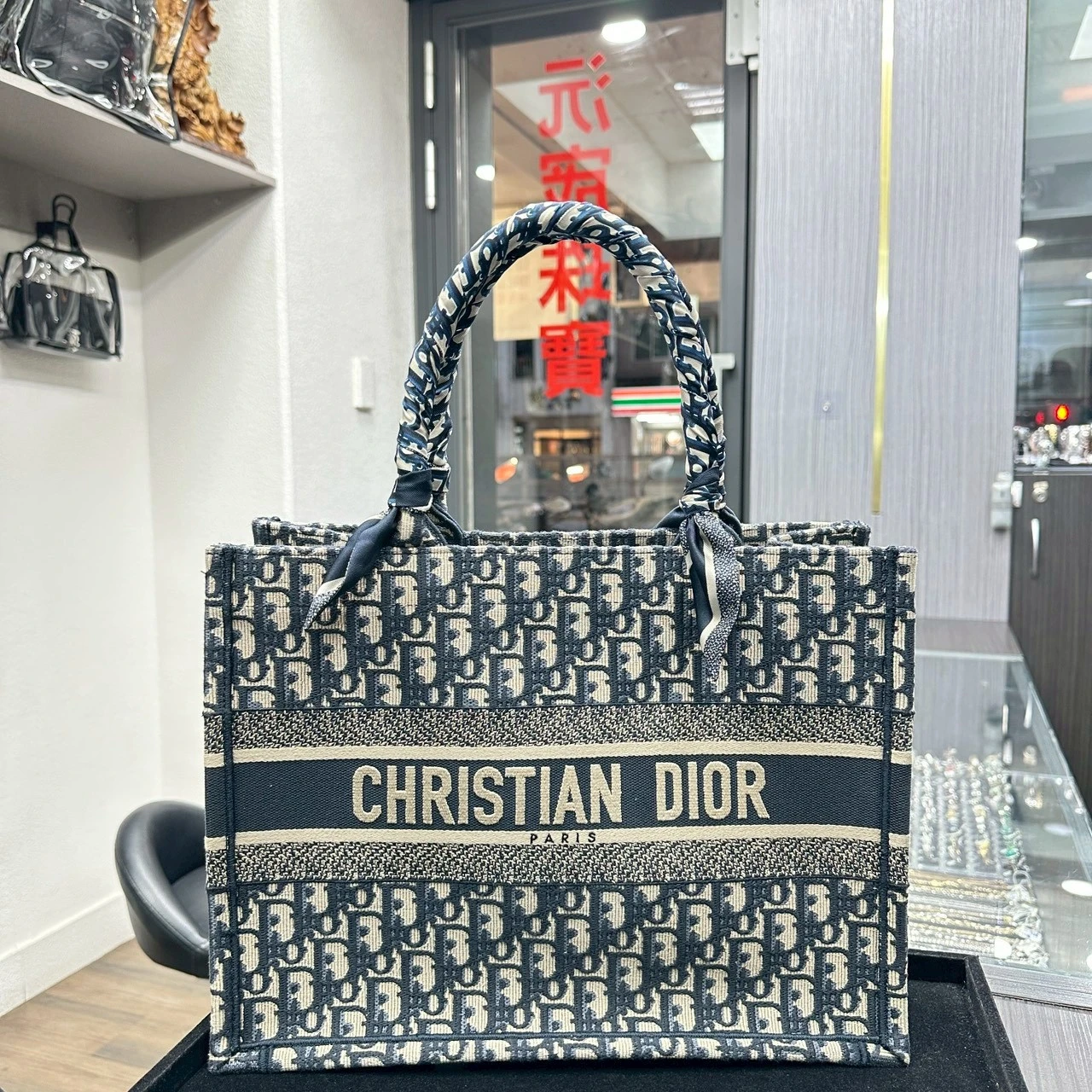 DIOR Book Tote刺繡