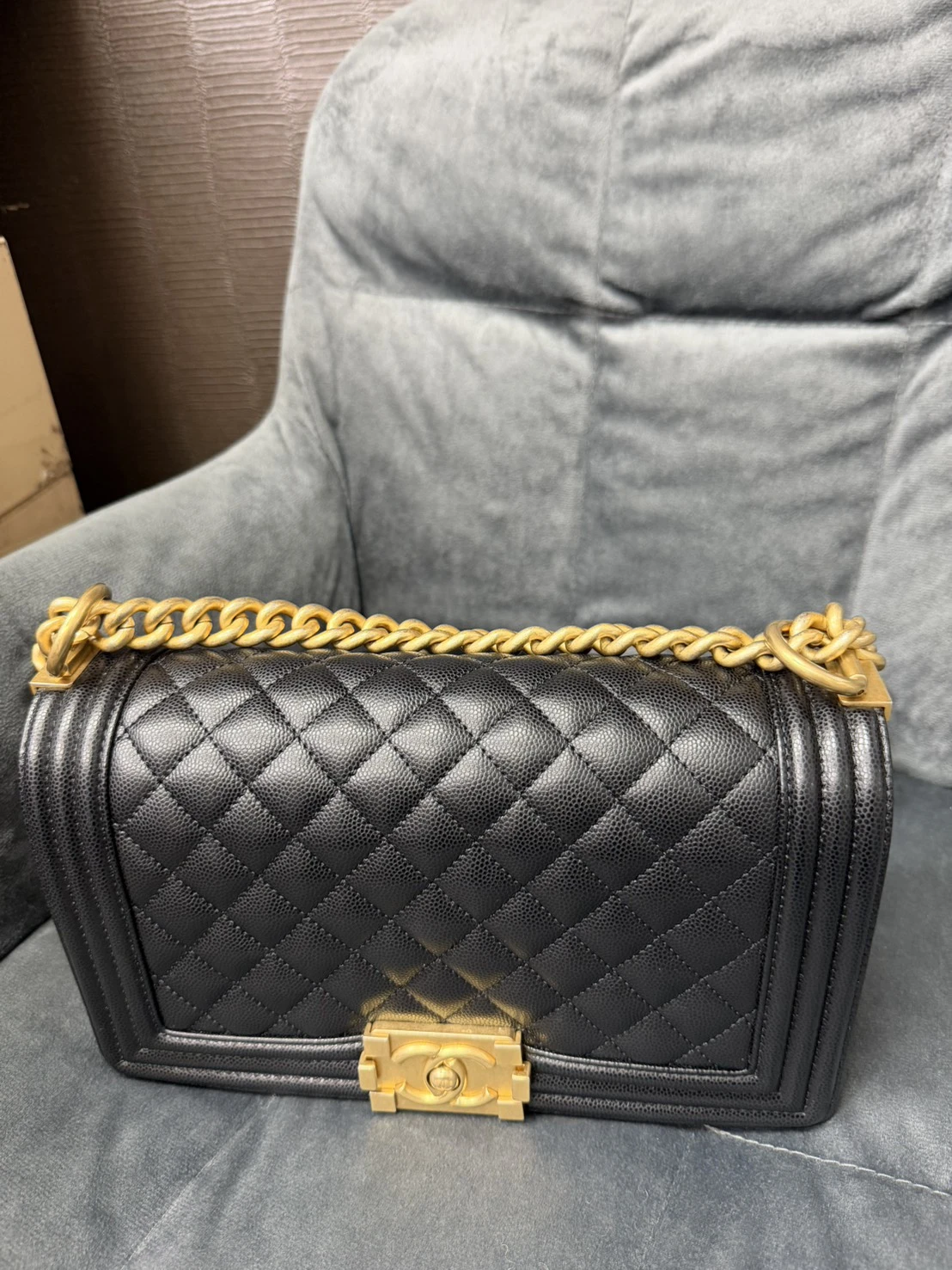CHANEL 香奈兒 Boy 25 黑色荔枝紋牛皮金釦肩背包 斜背包