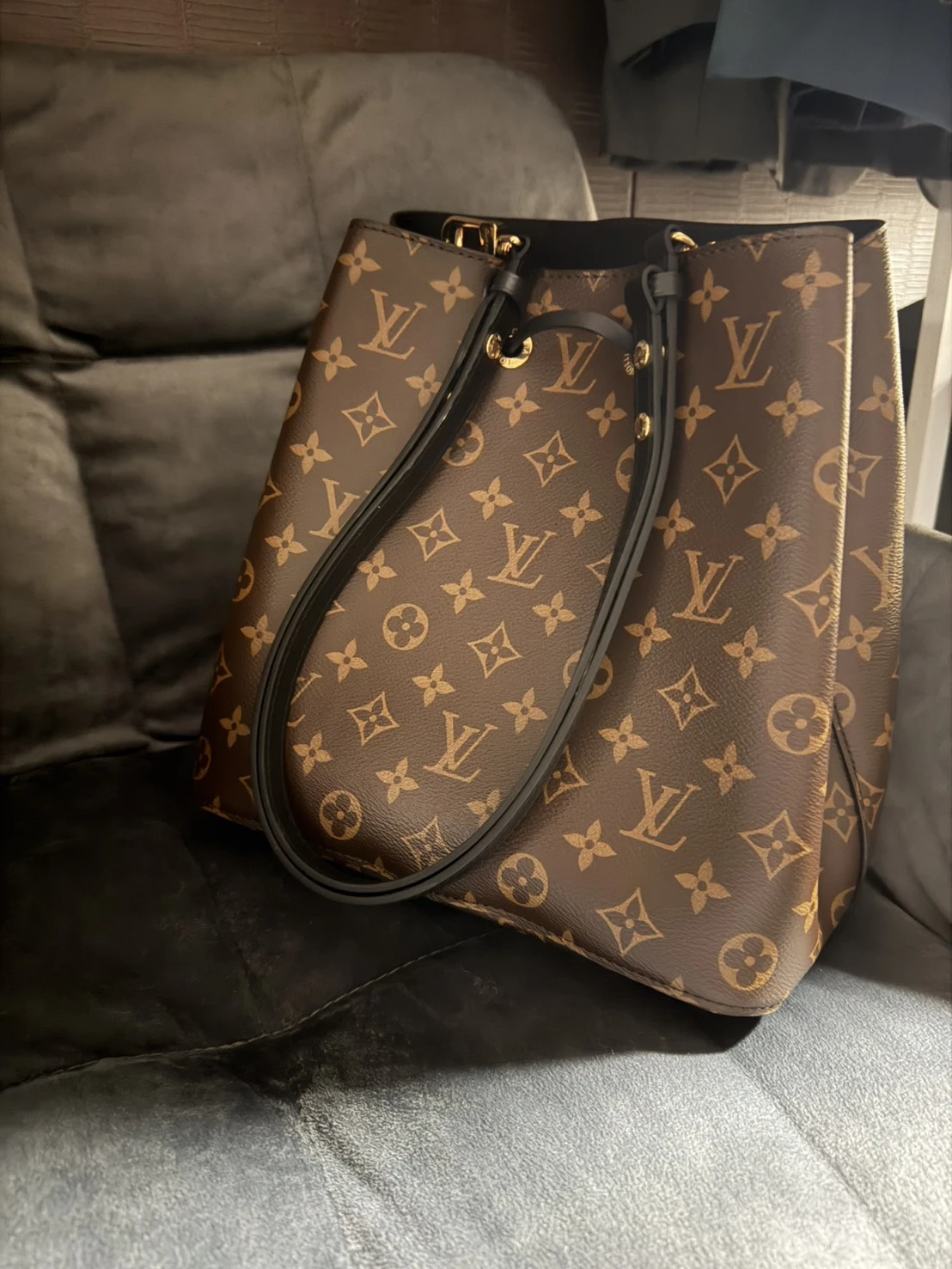 Louis Vuitton  老花黑色水桶包