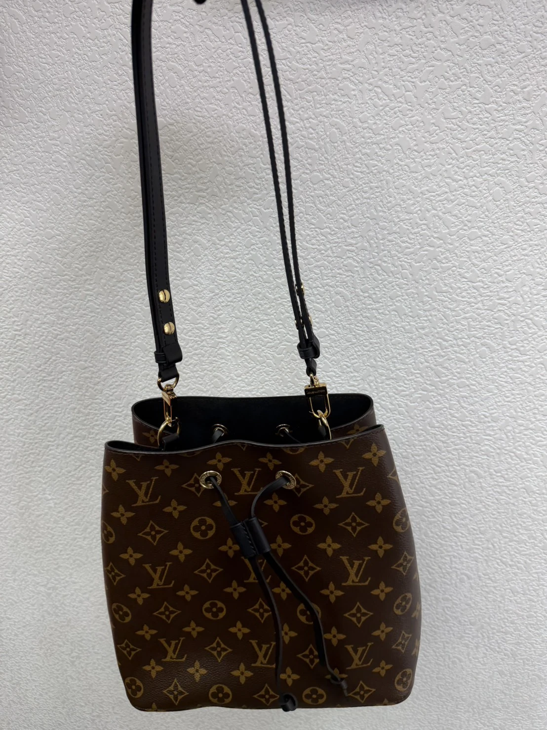 Louis Vuitton  老花黑色水桶包