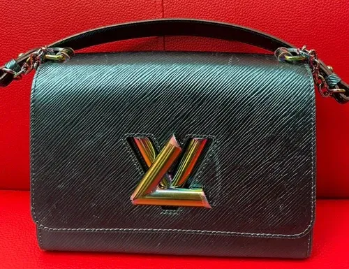 LV鍊條肩背包