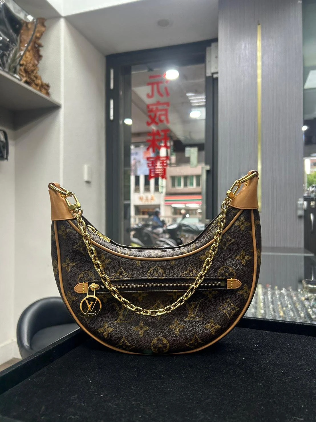 LV Loop月亮包 碗豆包