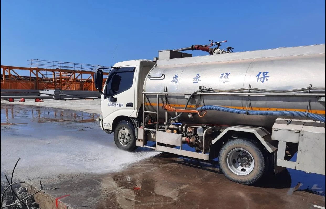 道路灑水有哪些好處？為什麼工程都需要水車？