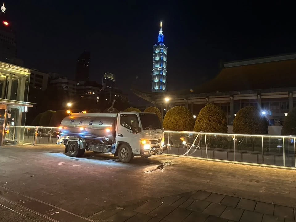 夜深了，工程不能停、用水也不能等！24小時水車服務