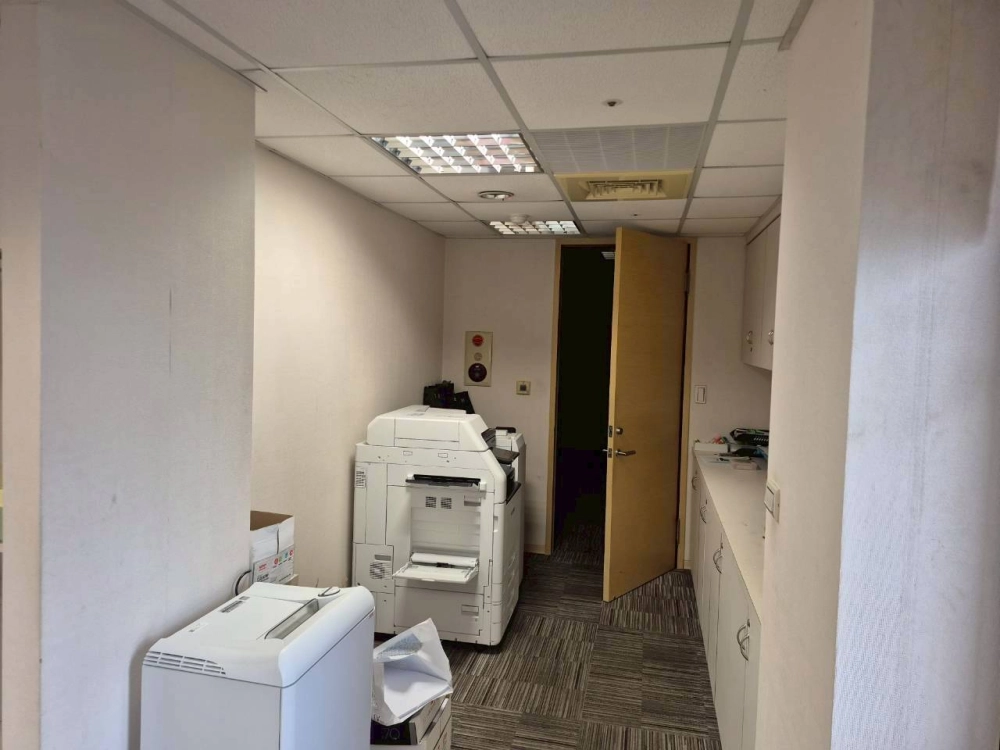 博愛一路商辦大樓拆除