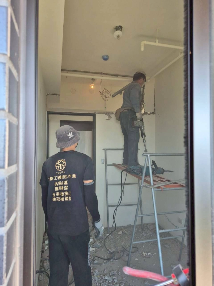 小港新建大樓隔間打除和局部拆除卡扣地板