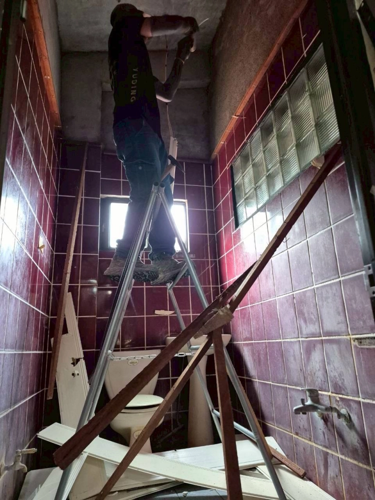 屏東瑪家鄉廁所打除