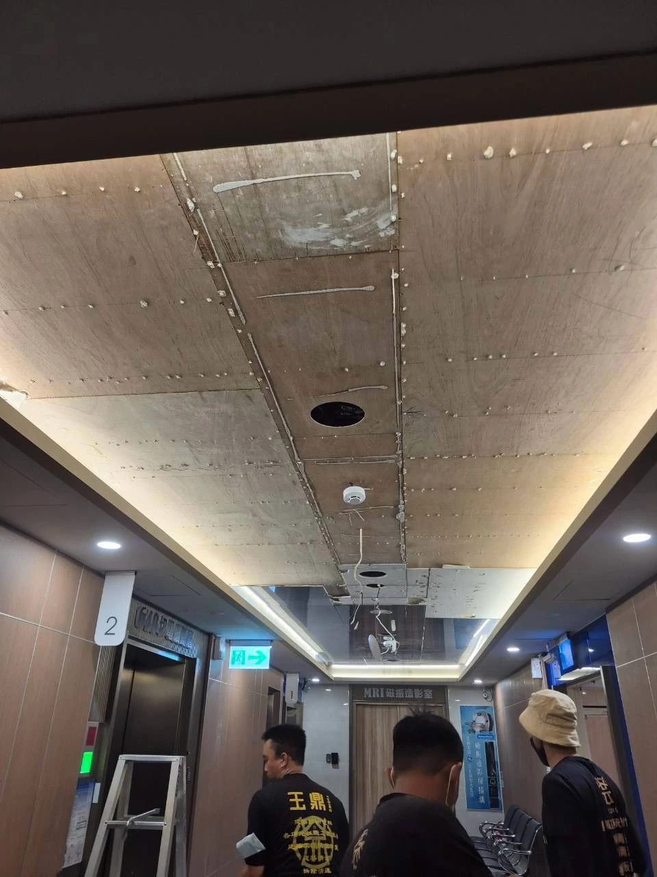 高雄民生醫院天花板拆除