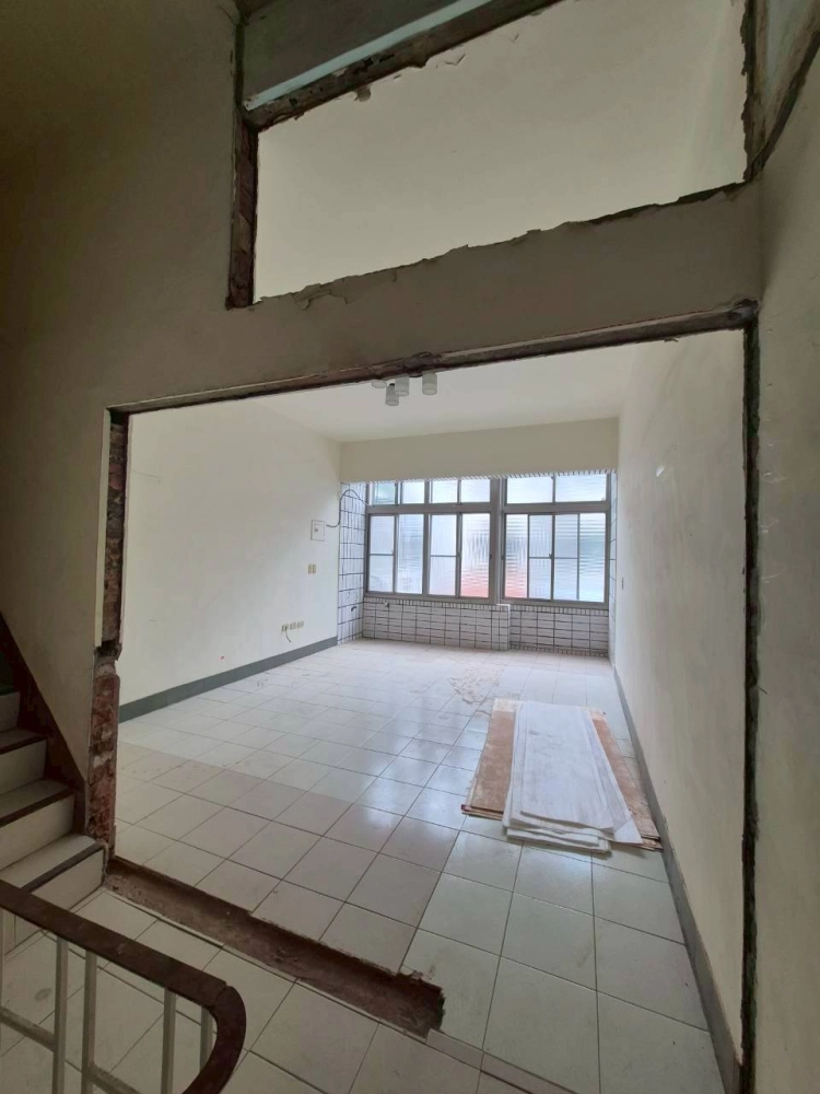 仁愛三街民宅拆除