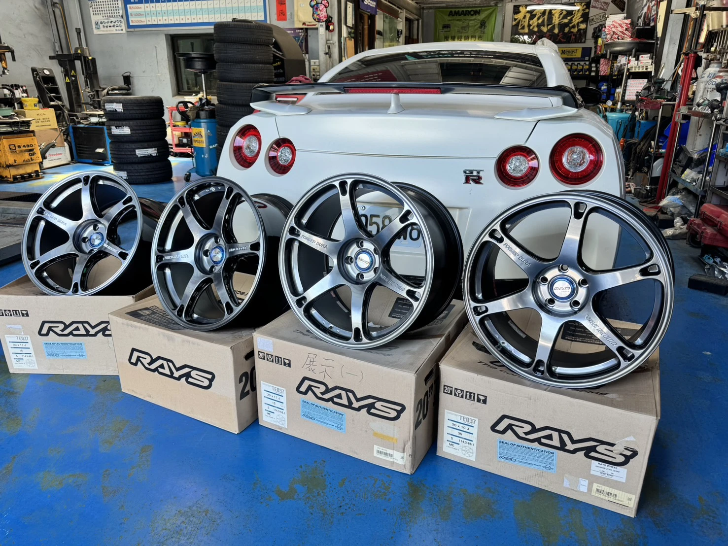 東瀛戰神GTR更換Rays頂級DURA鋁圈