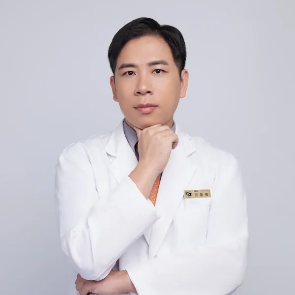 院長 邱榮德醫師