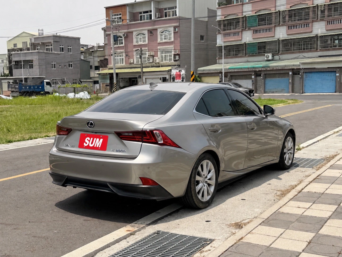 LEXUS IS300H