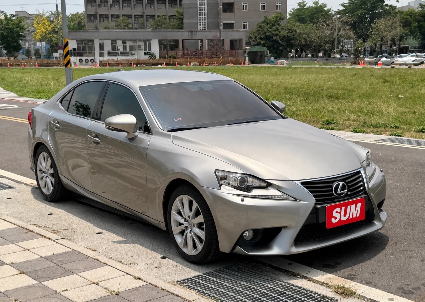 LEXUS IS300H