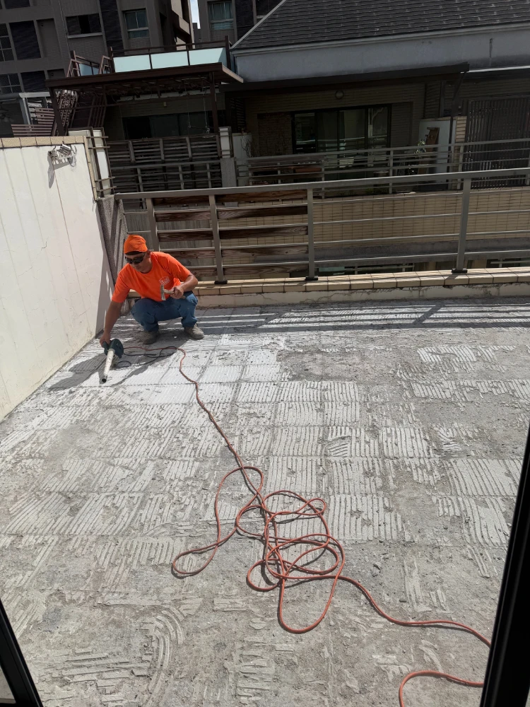 三重獨棟別墅頂樓矽酸防水工程
