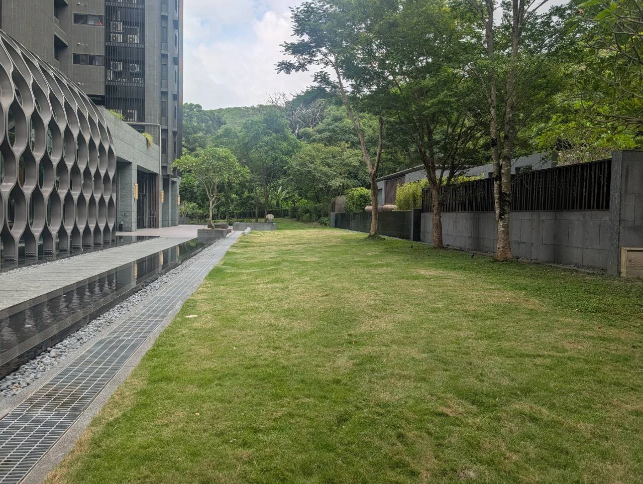 新北市淡水區八勢路社區園藝修剪保養