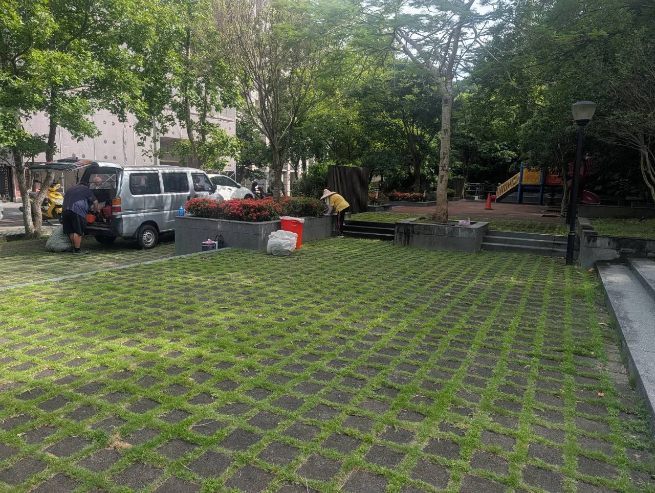 新北市淡水區八勢路社區園藝修剪保養