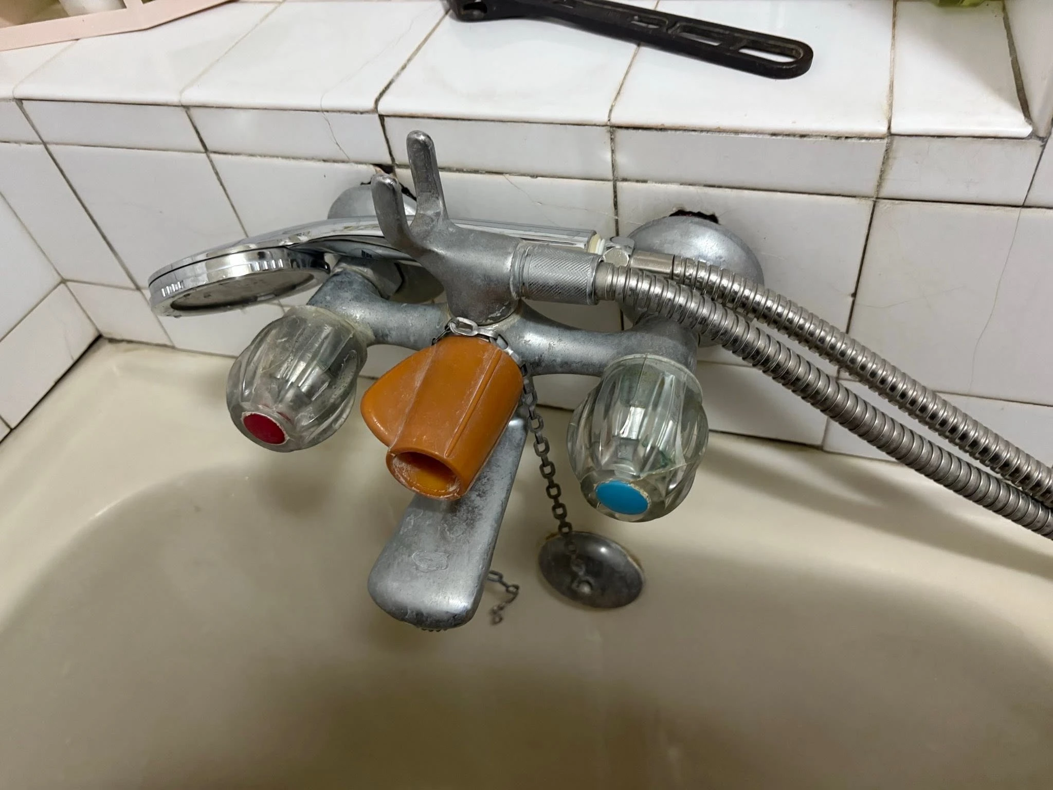 北區育成路 #熱水管破裂 #水電維修 #熱水管接頭漏水