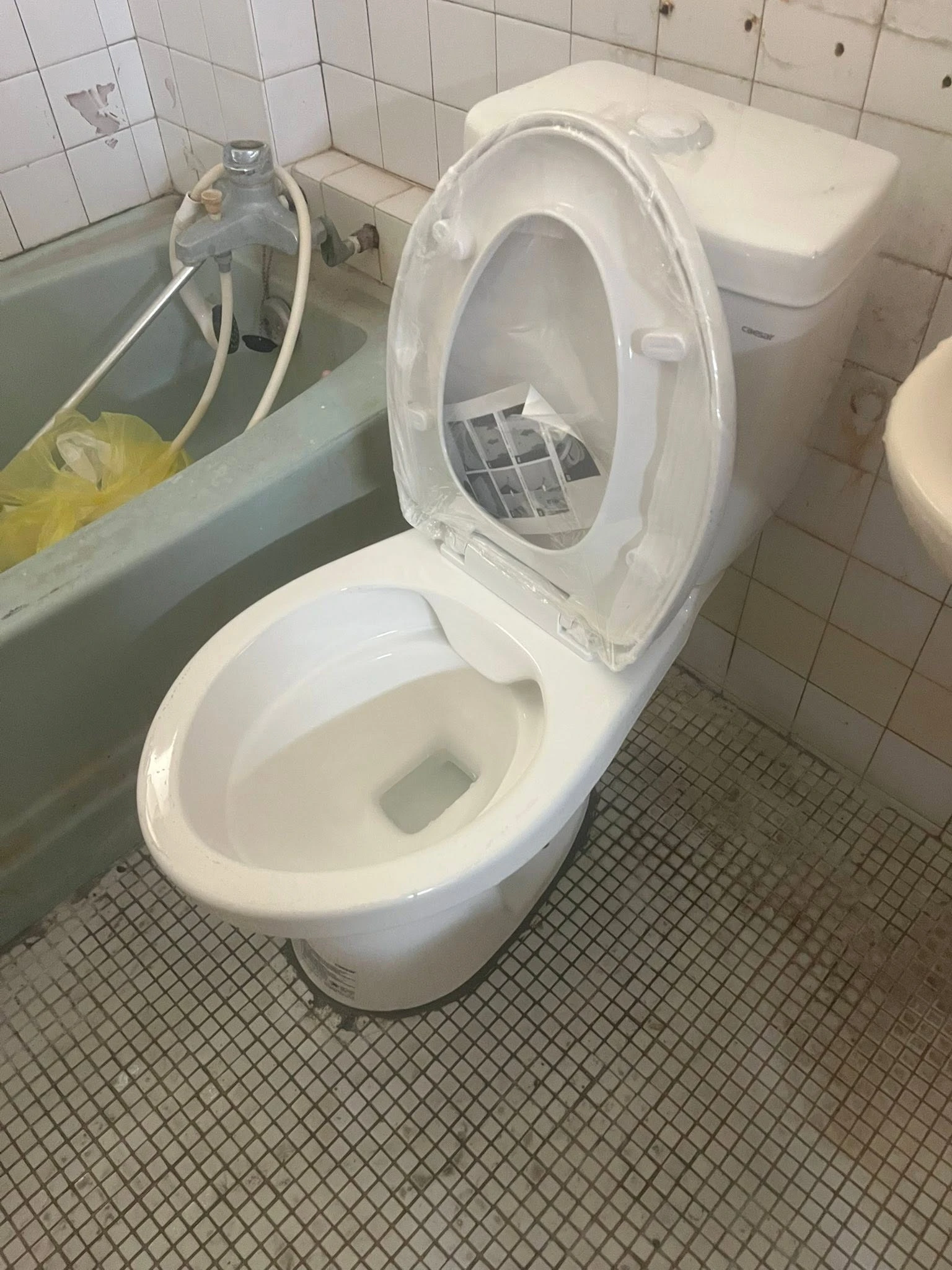 中西區國華街 #水電維修 #馬桶安裝 #封閉防水 #馬桶漏水