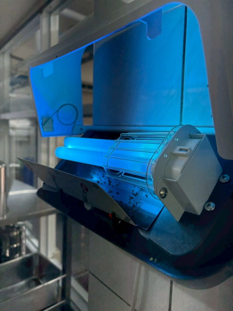 餐廳、中央廚房、內外捕蟲燈(黏紙式、電擊式)