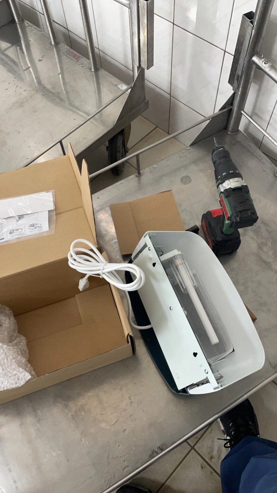 餐廳、中央廚房、內外捕蟲燈(黏紙式、電擊式)