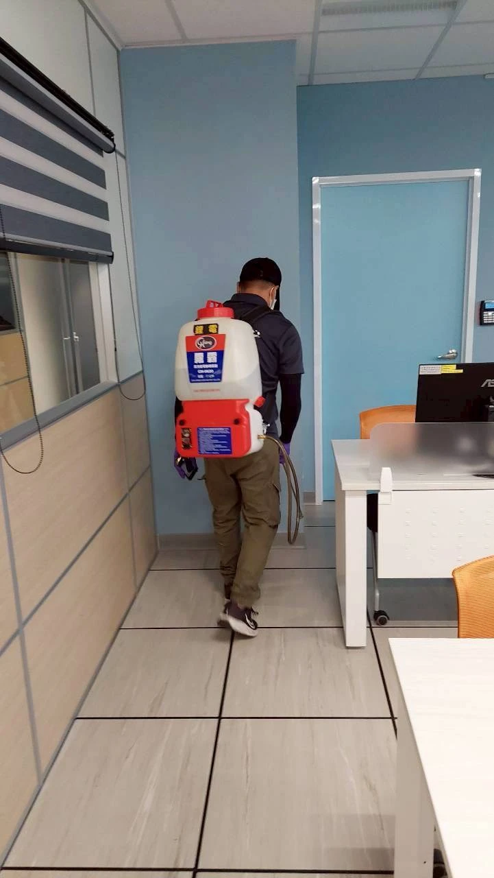 行政院國家科學委員會資安暨智慧科技研發大樓，病媒防治施工