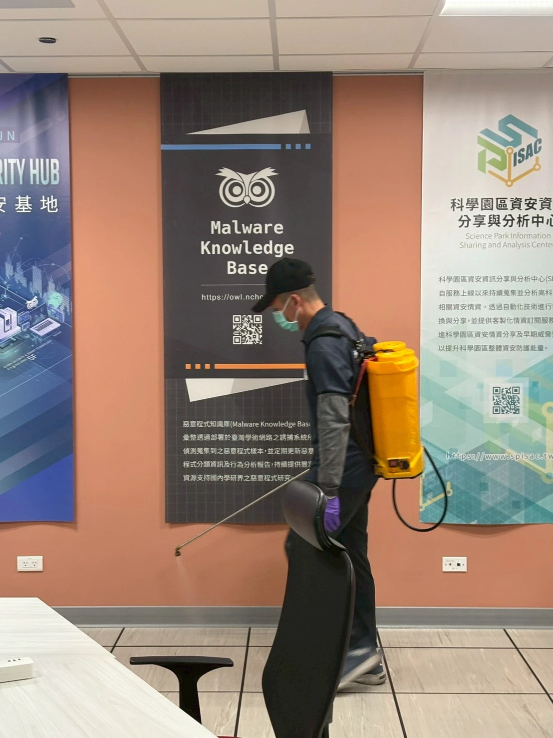行政院國家科學委員會資安暨智慧科技研發大樓，病媒防治施工