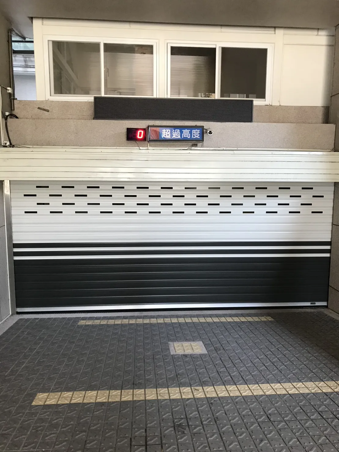   鋁合金捲門