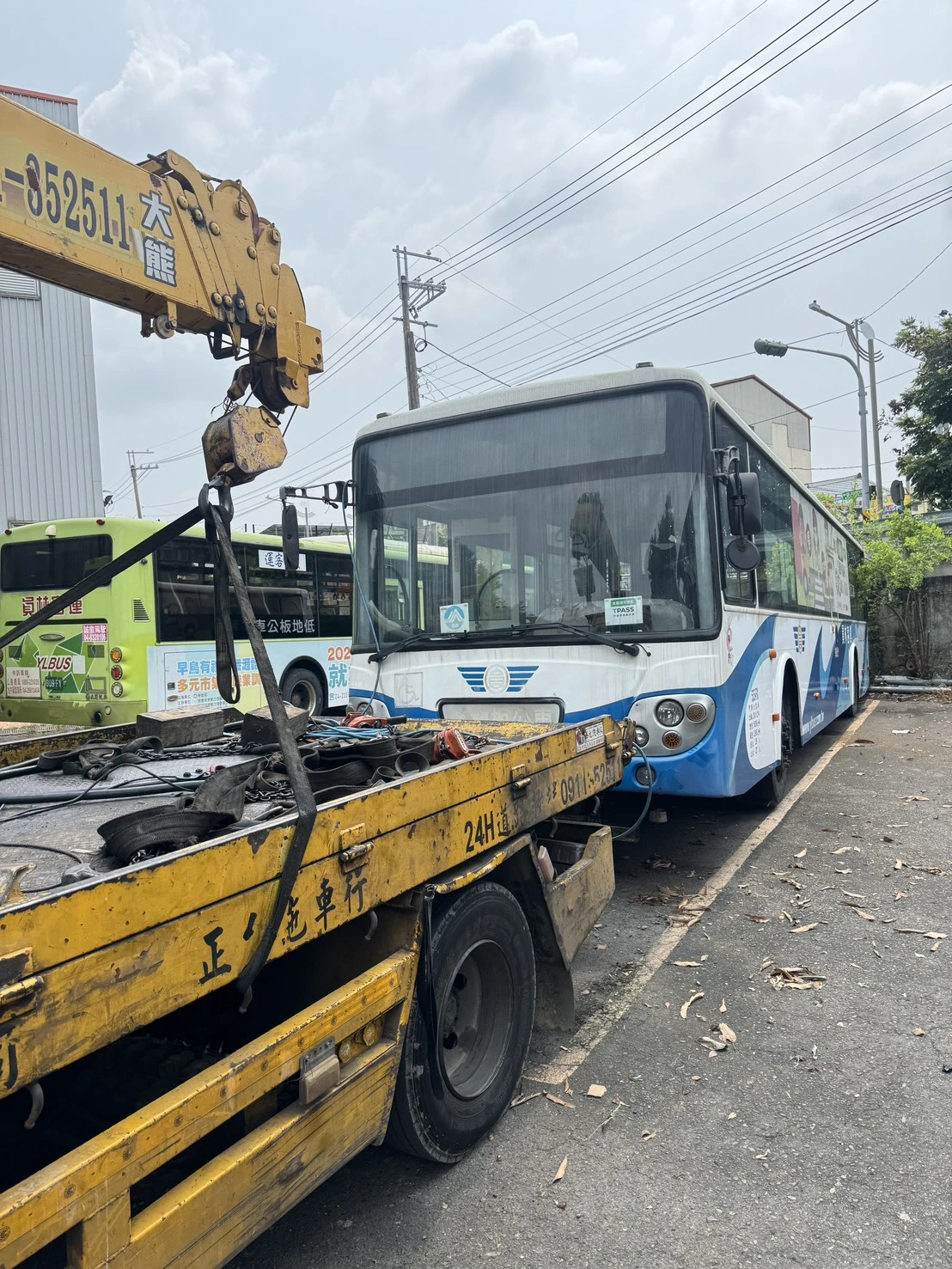 大型車輛拖吊