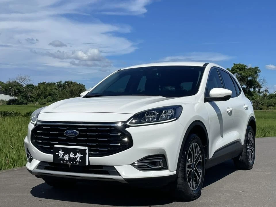 2023年 FORD KUGA 1.5 180旗艦 白