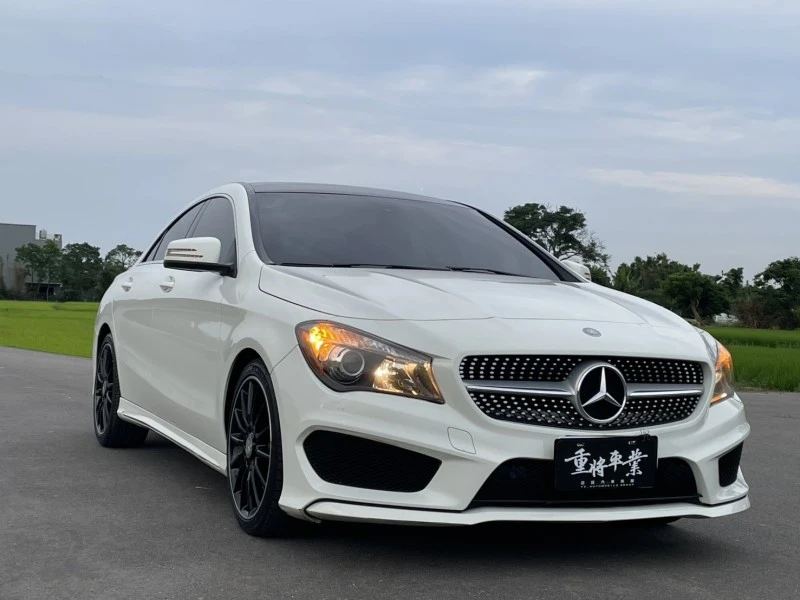賓士 CLA-CLASS CLA250 2015年