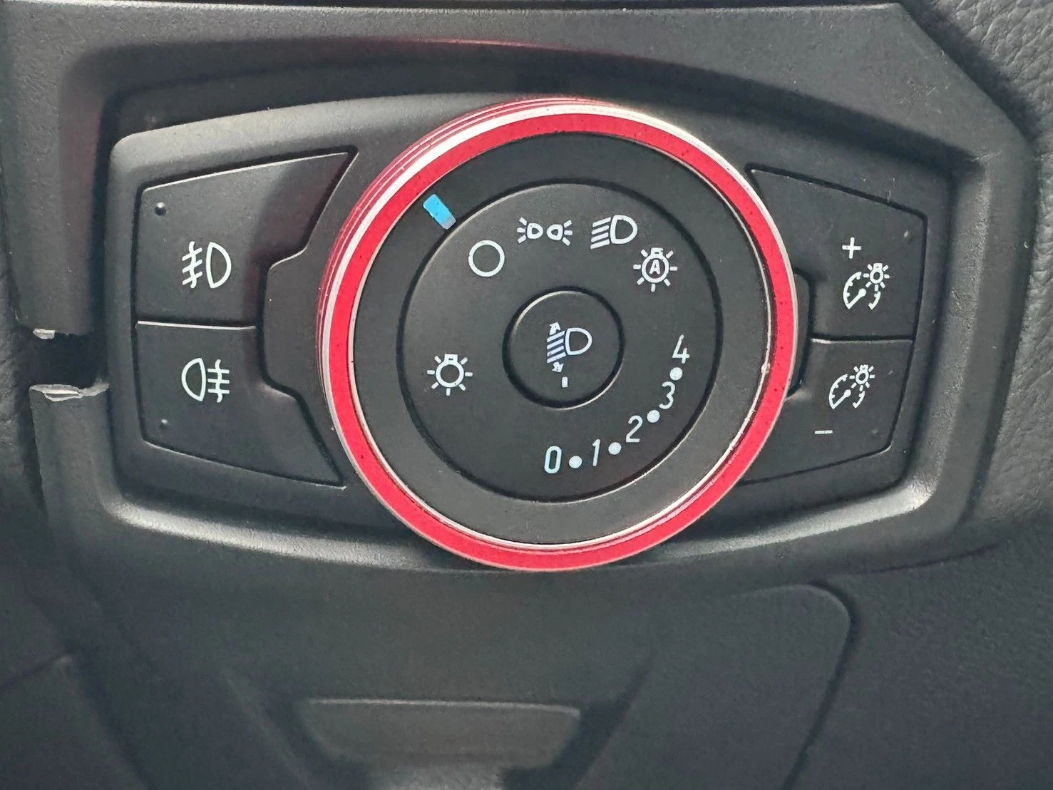 Ford Focus 5D / 引擎已整理 變速箱順暢