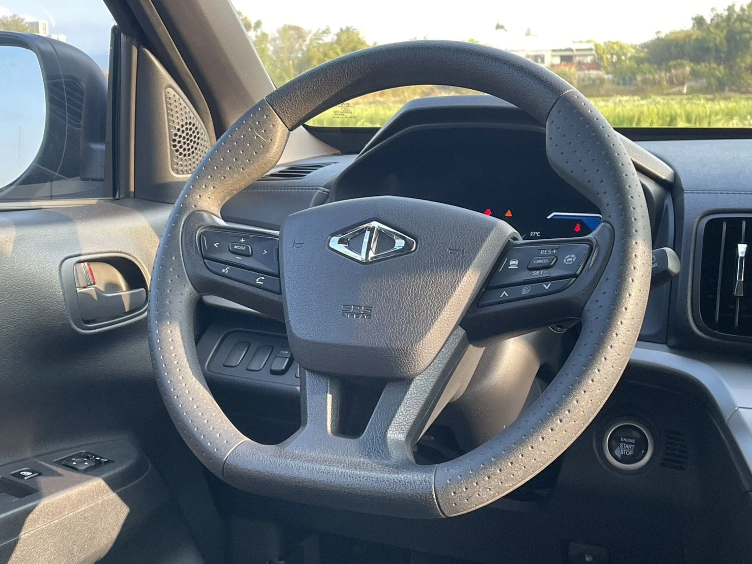 Mitsubishi Zinger