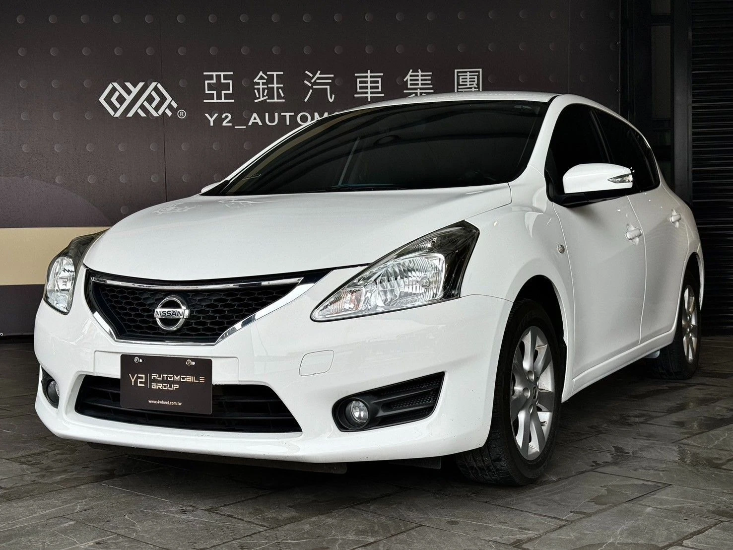 Nissan Tiida / 倒車顯影、原廠行車記錄器