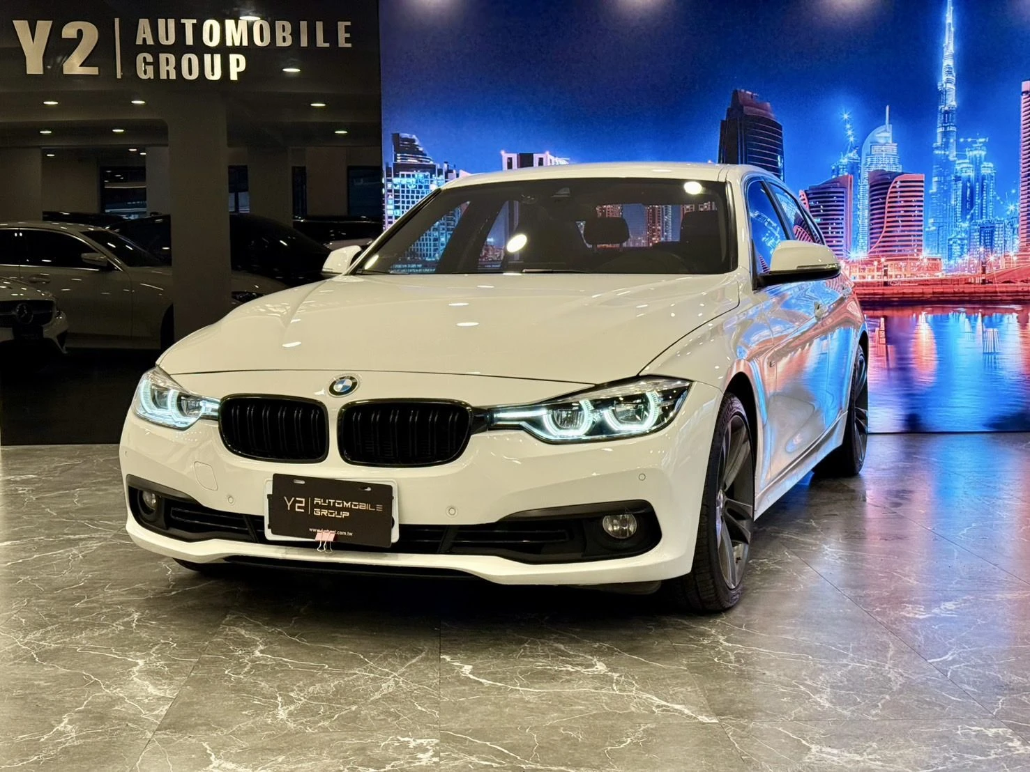 BMW 3-Series Sedan 318i