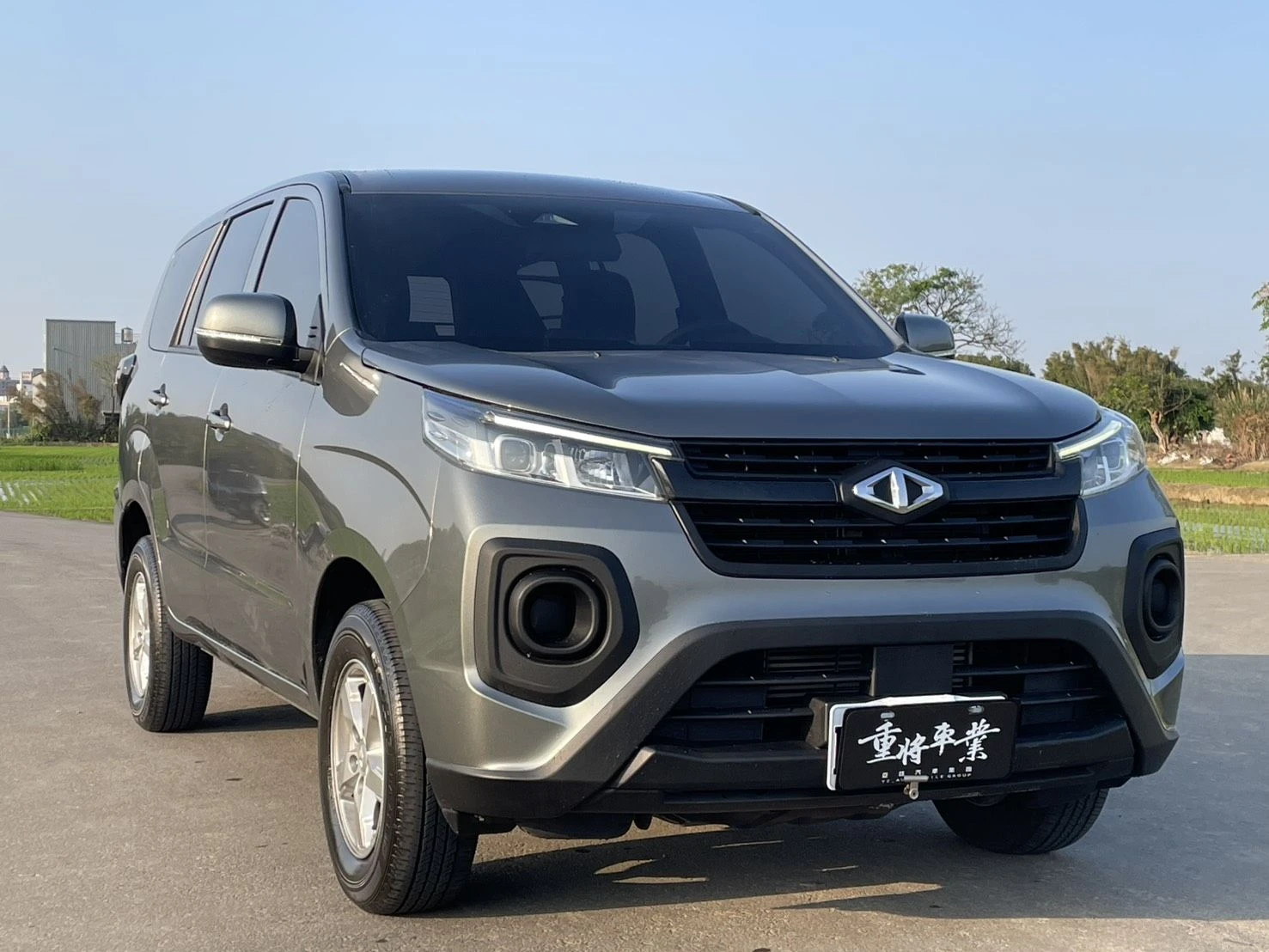 Mitsubishi Zinger