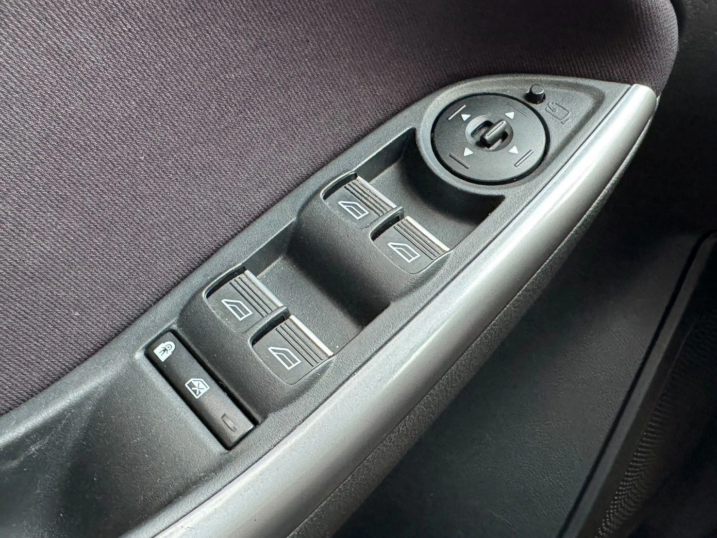 Ford Focus 5D / 引擎已整理 變速箱順暢