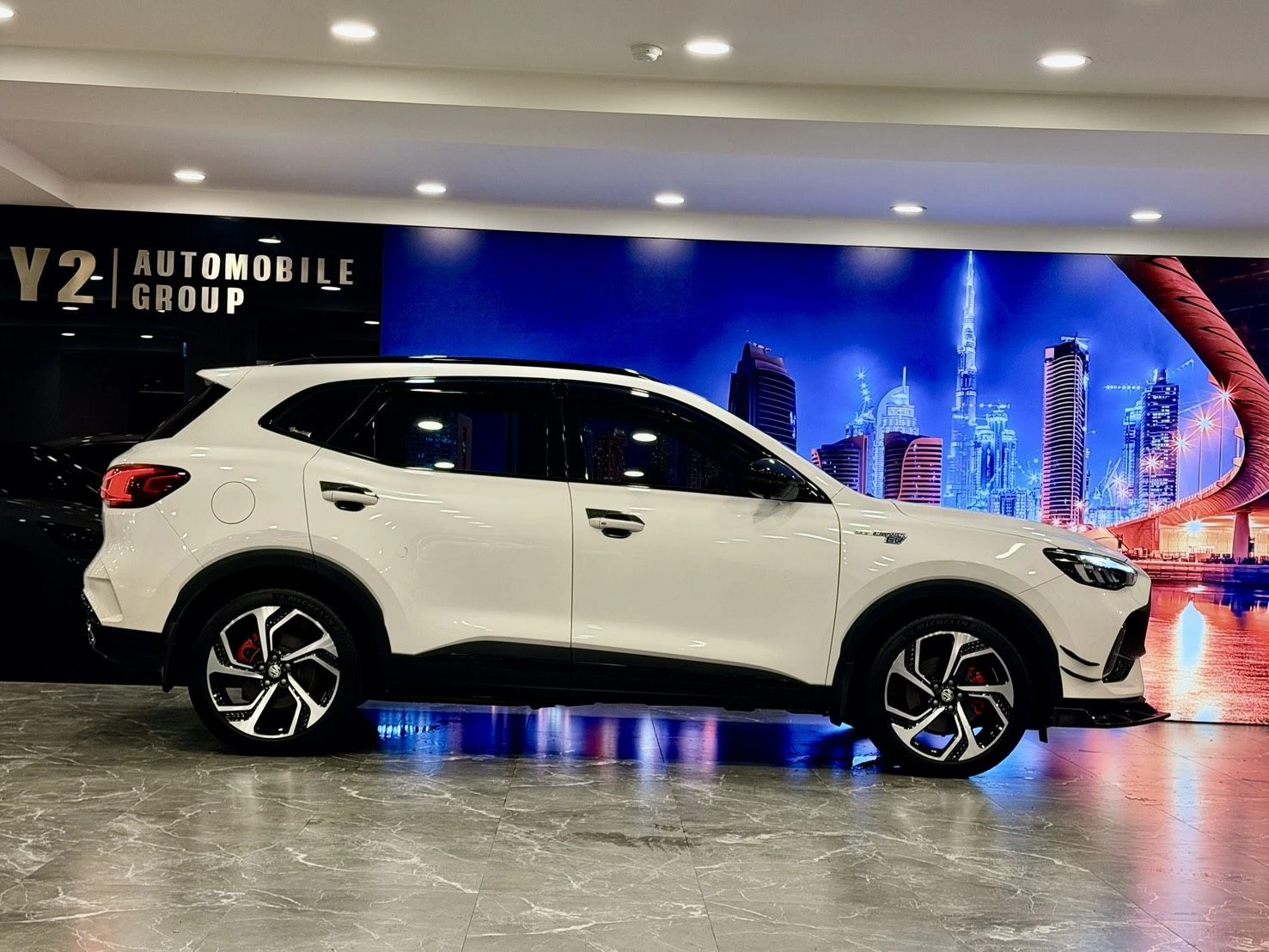 MG HS
