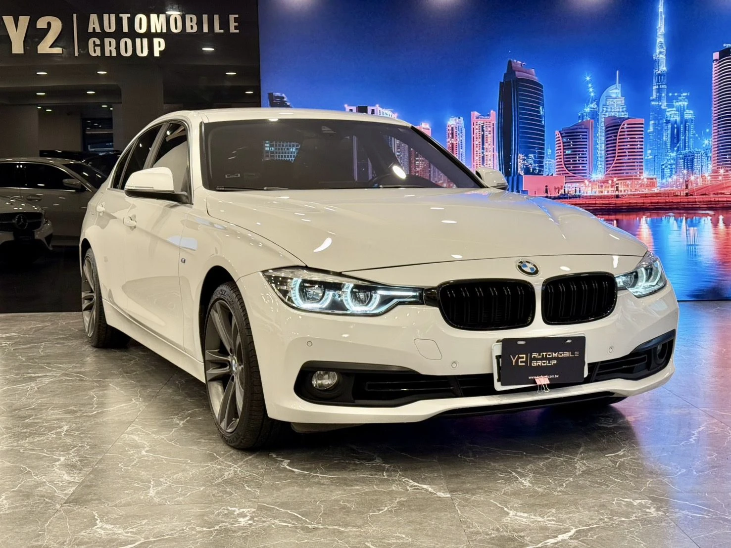 BMW 3-Series Sedan 318i