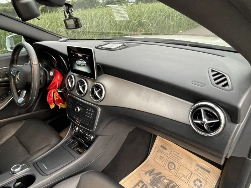 賓士 CLA-CLASS CLA250 2015年