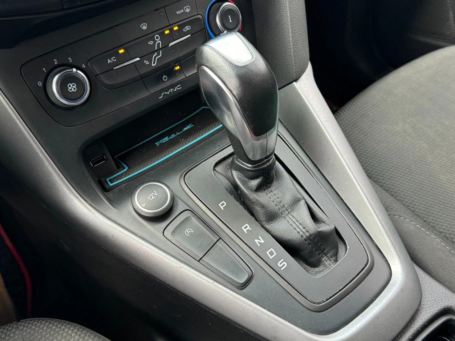Ford Focus 5D / 引擎已整理 變速箱順暢
