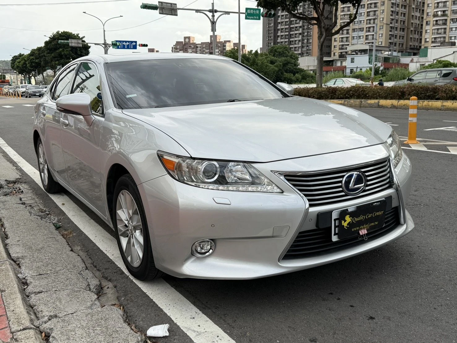 Lexus ES