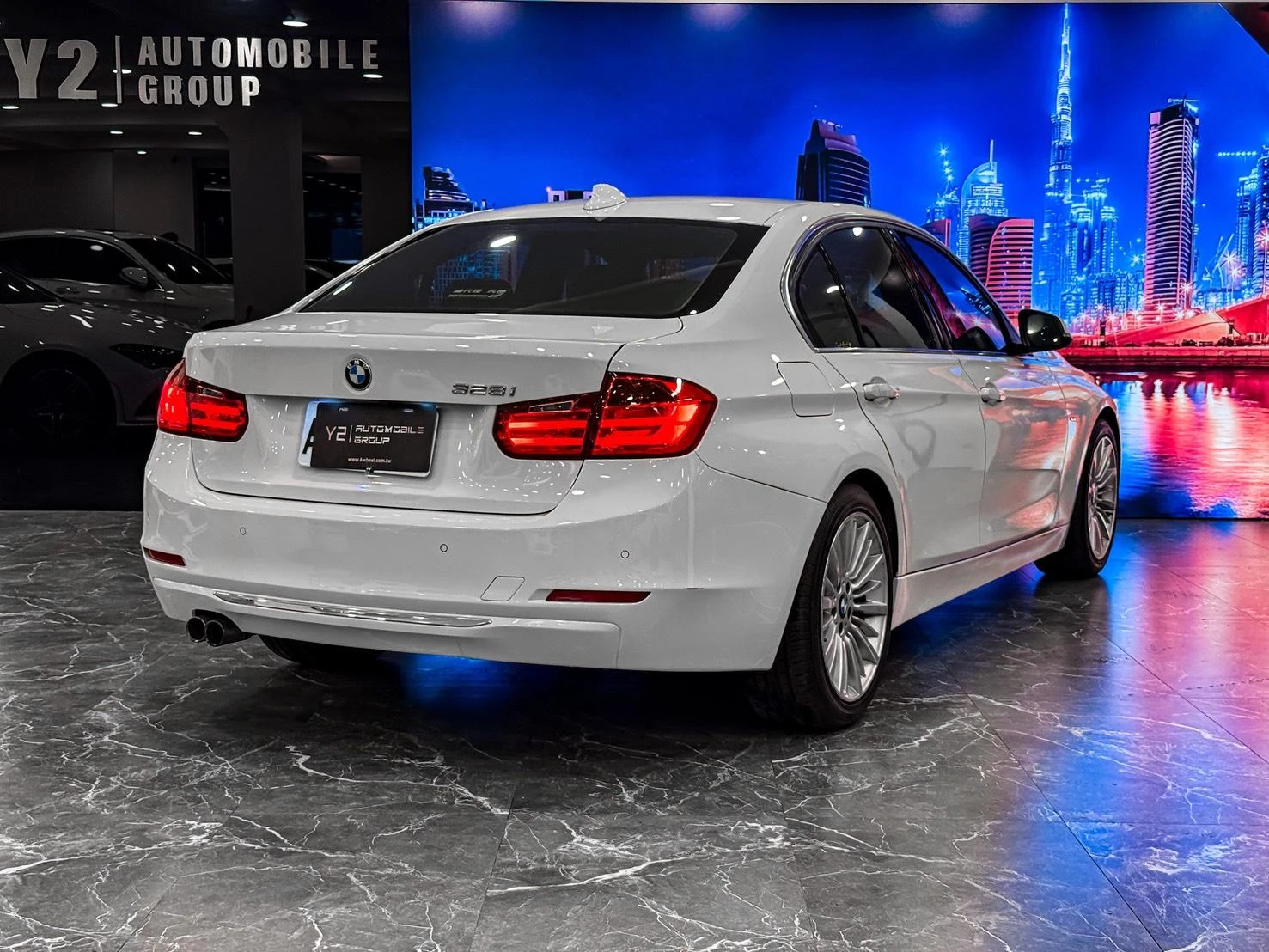 BMW 3-Series Sedan 328i