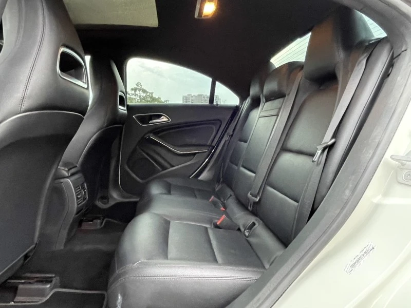 賓士 CLA-CLASS CLA250 2015年
