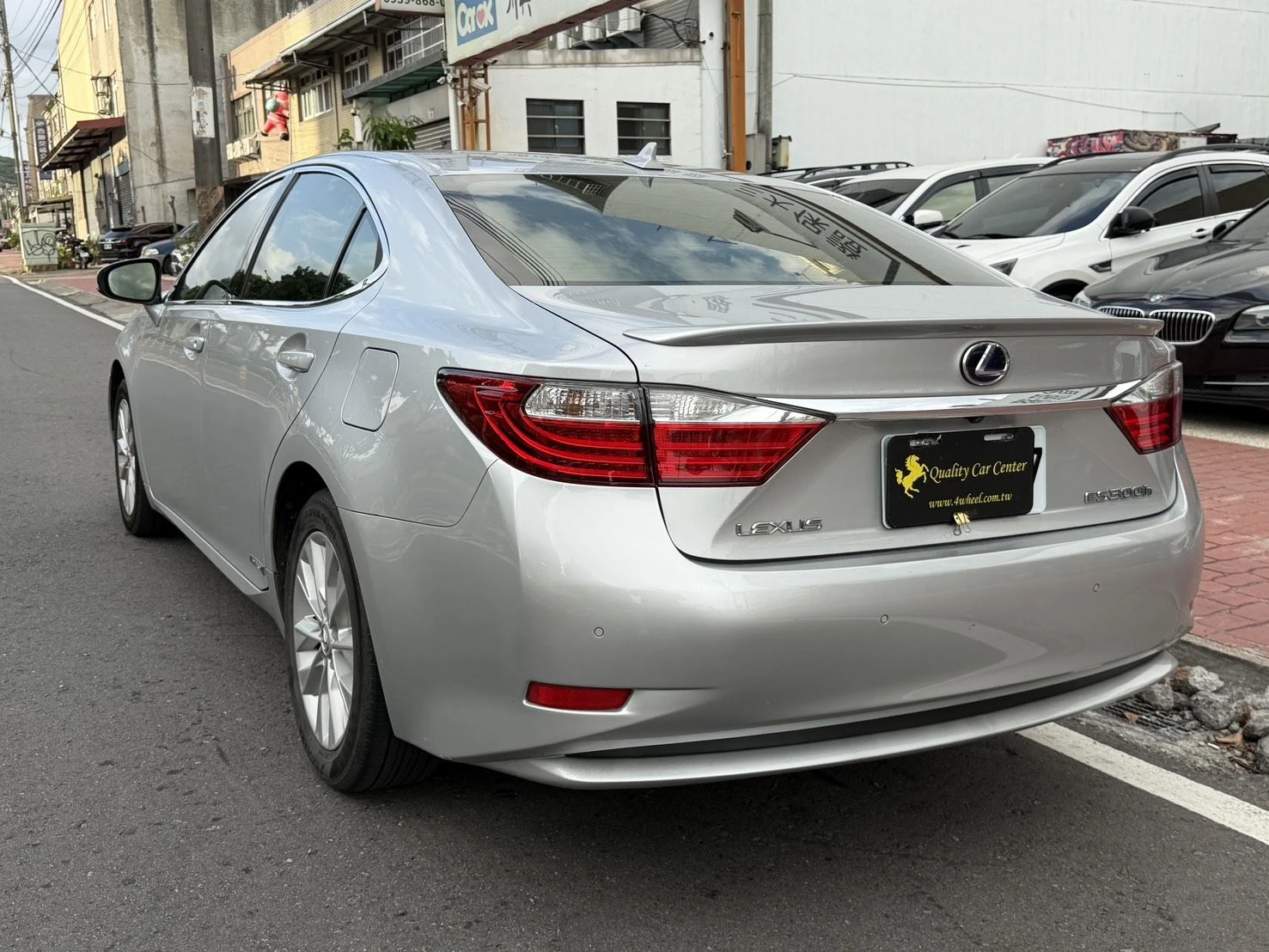 Lexus ES