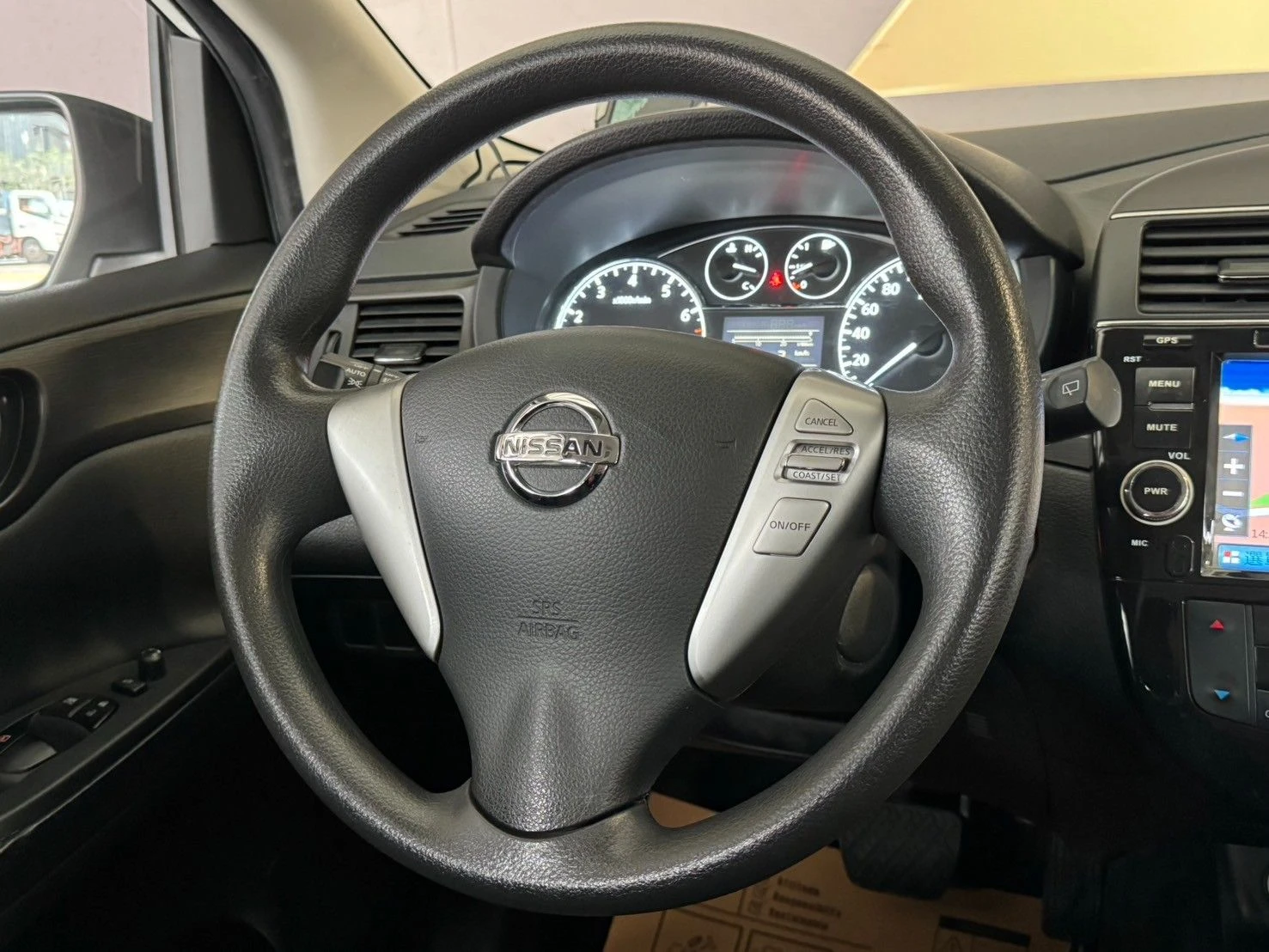 Nissan Tiida / 倒車顯影、原廠行車記錄器