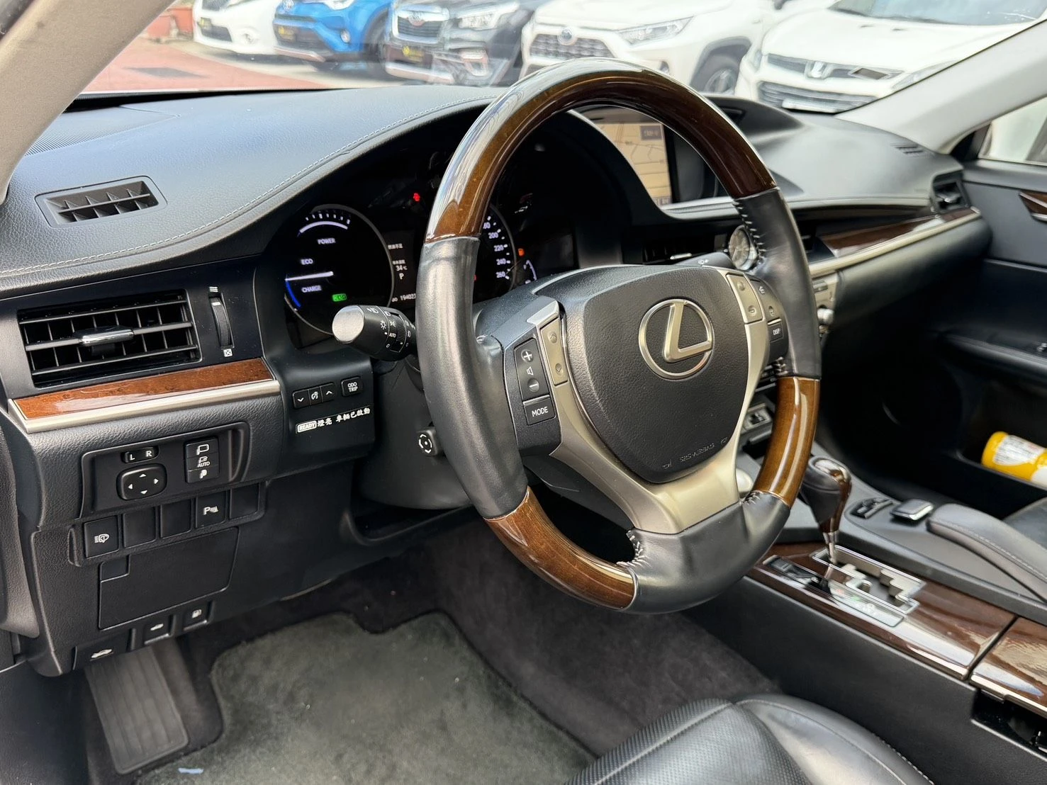 Lexus ES