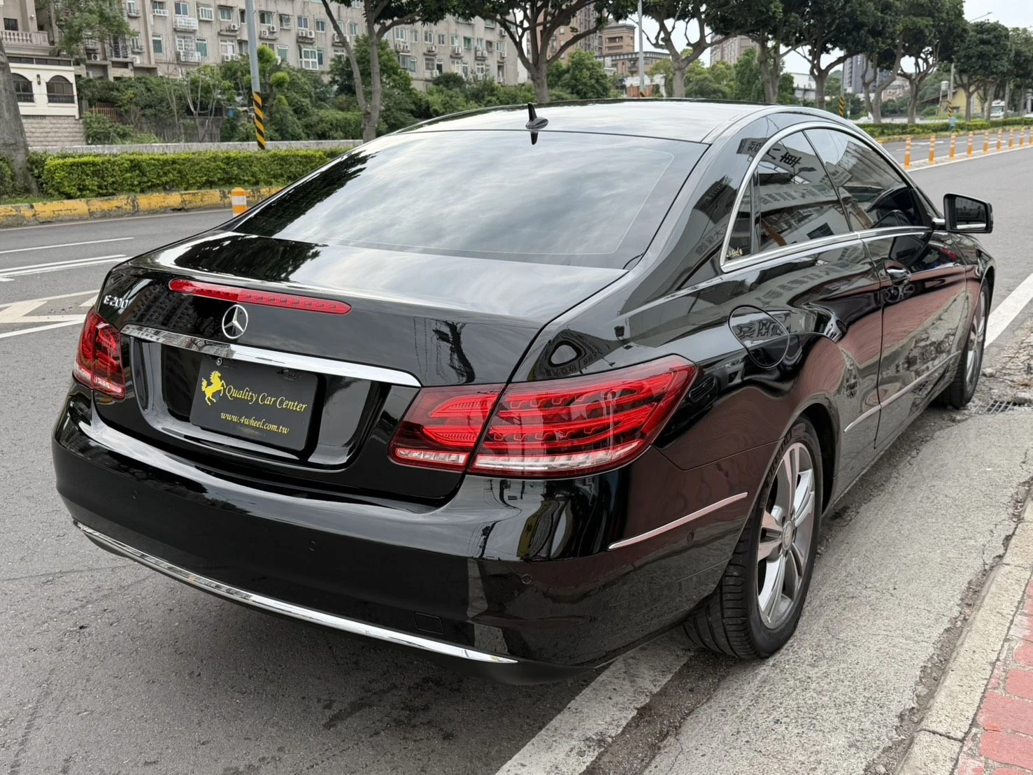 Mercedes-Benz E-Class Coupe E200